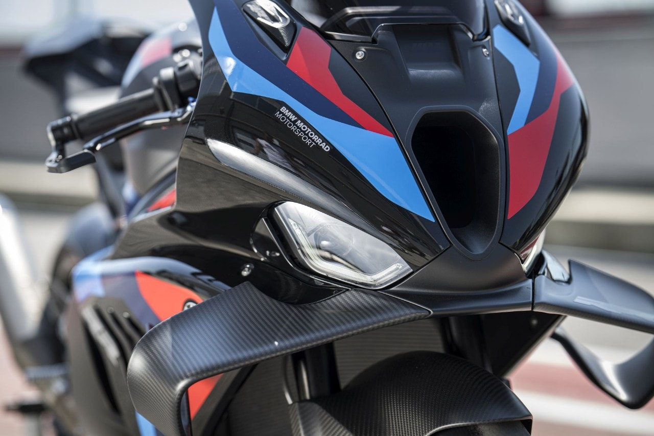 DueruoteTG #238 - Abbiamo guidato in pista la BMW che corre in SBK! 